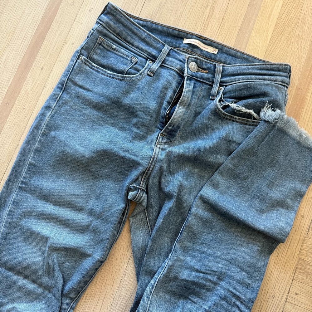 Levi's 721 High Rise Skinny Jeans